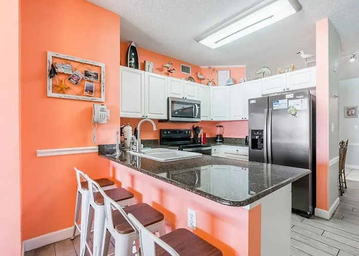 Apartment Legacy 102 By Youngs Suncoast