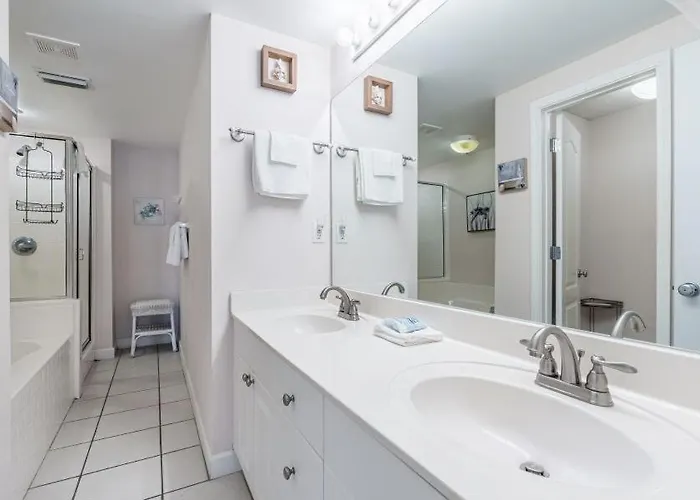 Legacy 102 By Youngs Suncoast Apartment *