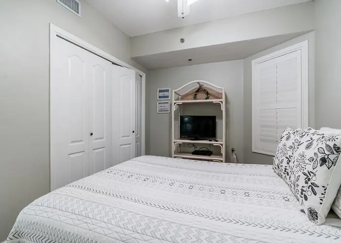 Legacy 102 By Youngs Suncoast *